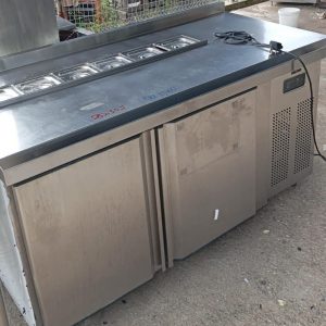SB2305 2 DOOR COUNTER WITH OPEN GN 1/6 PAN